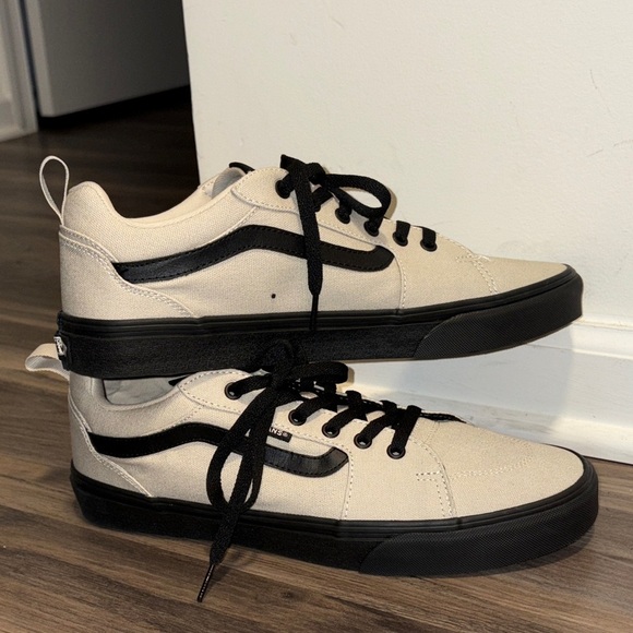 Vans Men's Black and Cream Sneakers - Picture 2 of 7